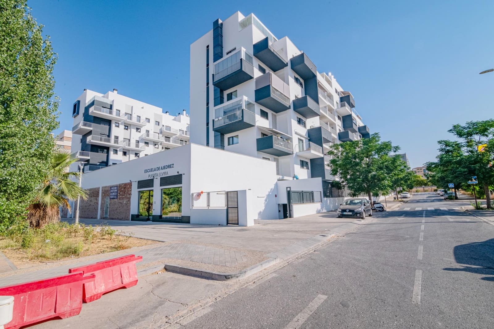 4 sypialnia Mieszkanie na sprzedaż w Miasto Grenada z basenem garażem - 395 000 € (Ref: 9611512)