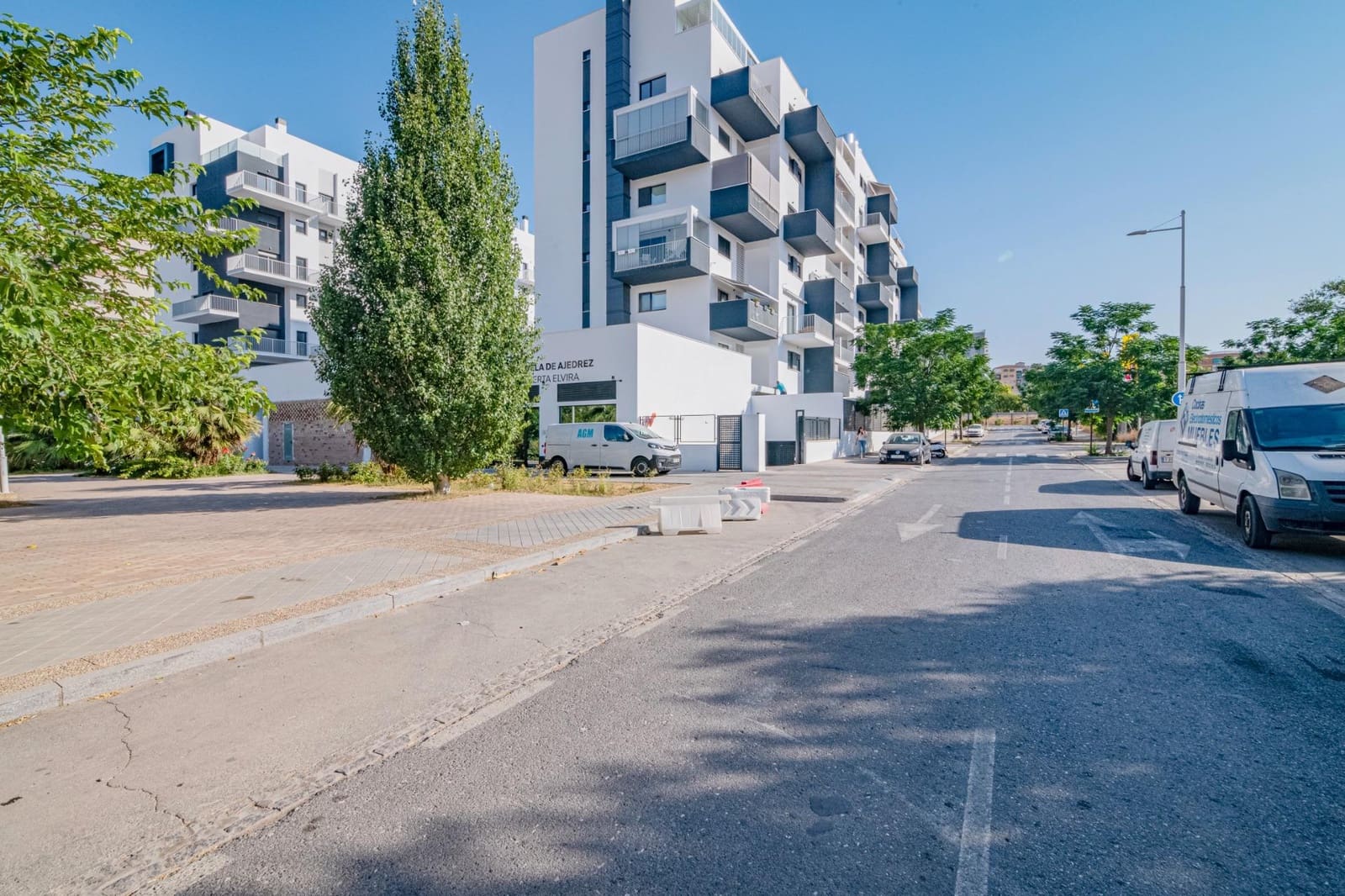 4 sypialnia Mieszkanie na sprzedaż w Miasto Grenada z basenem garażem - 395 000 € (Ref: 9611512)