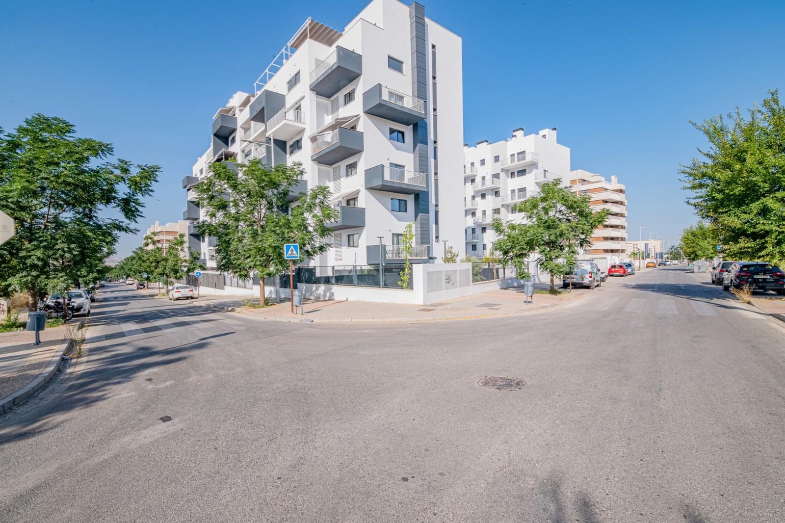 4 sypialnia Mieszkanie na sprzedaż w Miasto Grenada z basenem garażem - 395 000 € (Ref: 9611512)