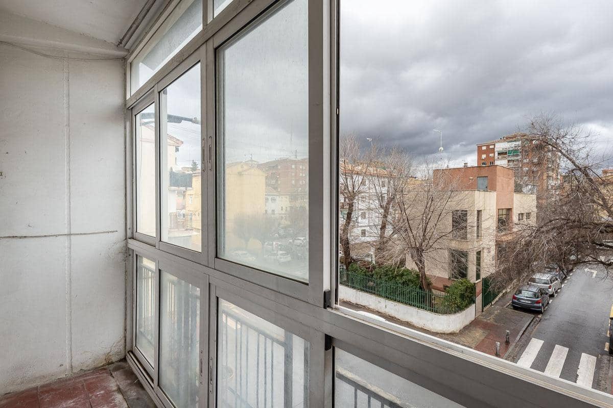 3 bedroom Flat for sale in Granada city - € 154,900 (Ref: 9611513)