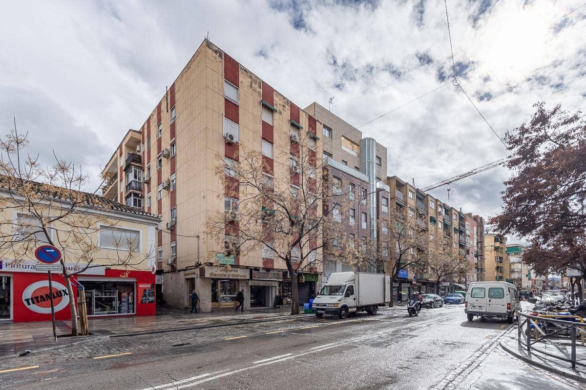 3 bedroom Flat for sale in Granada city - € 154,900 (Ref: 9611513)