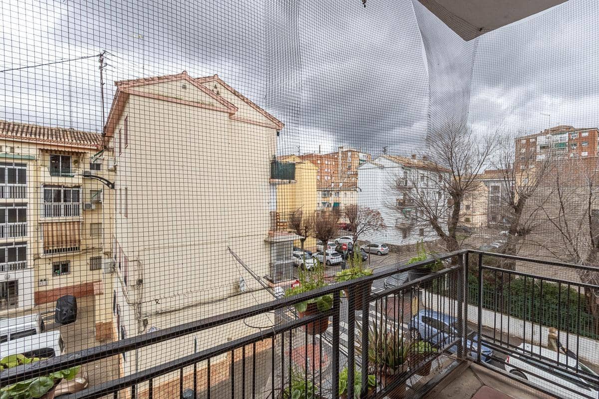 3 bedroom Flat for sale in Granada city - € 154,900 (Ref: 9611513)