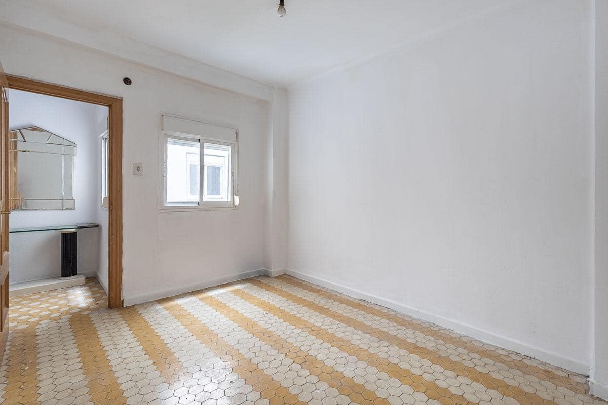 3 bedroom Flat for sale in Granada city - € 154,900 (Ref: 9611513)