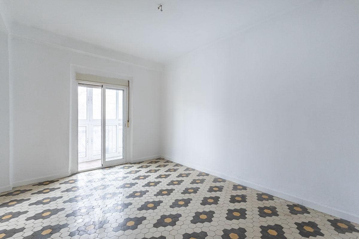 3 bedroom Flat for sale in Granada city - € 154,900 (Ref: 9611513)