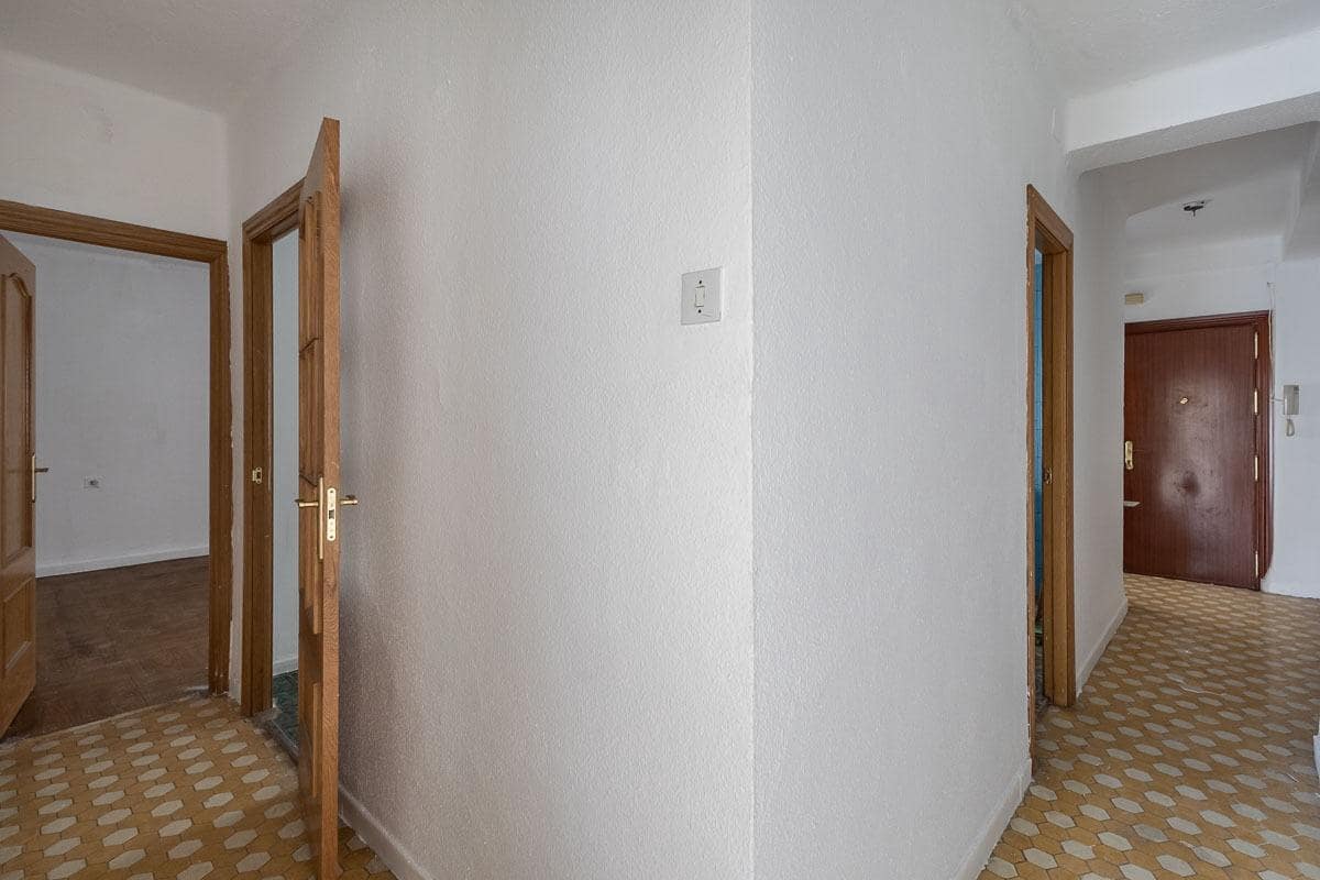 3 bedroom Flat for sale in Granada city - € 154,900 (Ref: 9611513)