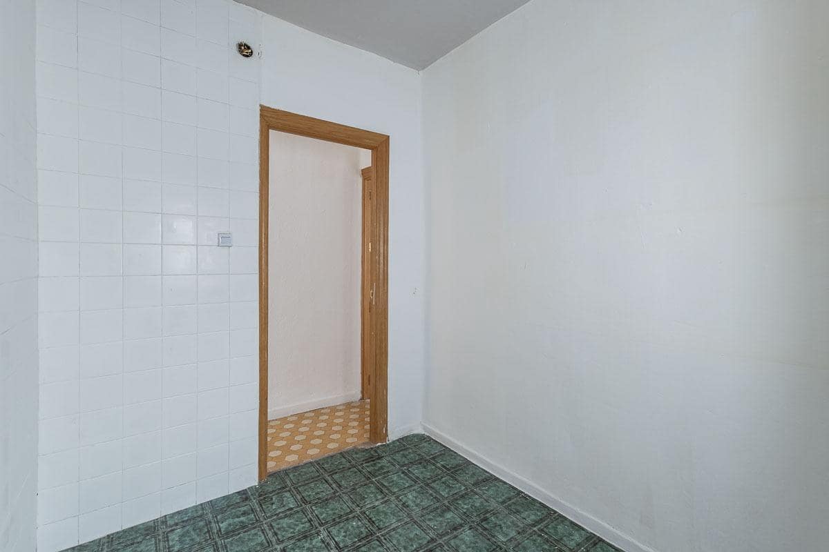 3 bedroom Flat for sale in Granada city - € 154,900 (Ref: 9611513)