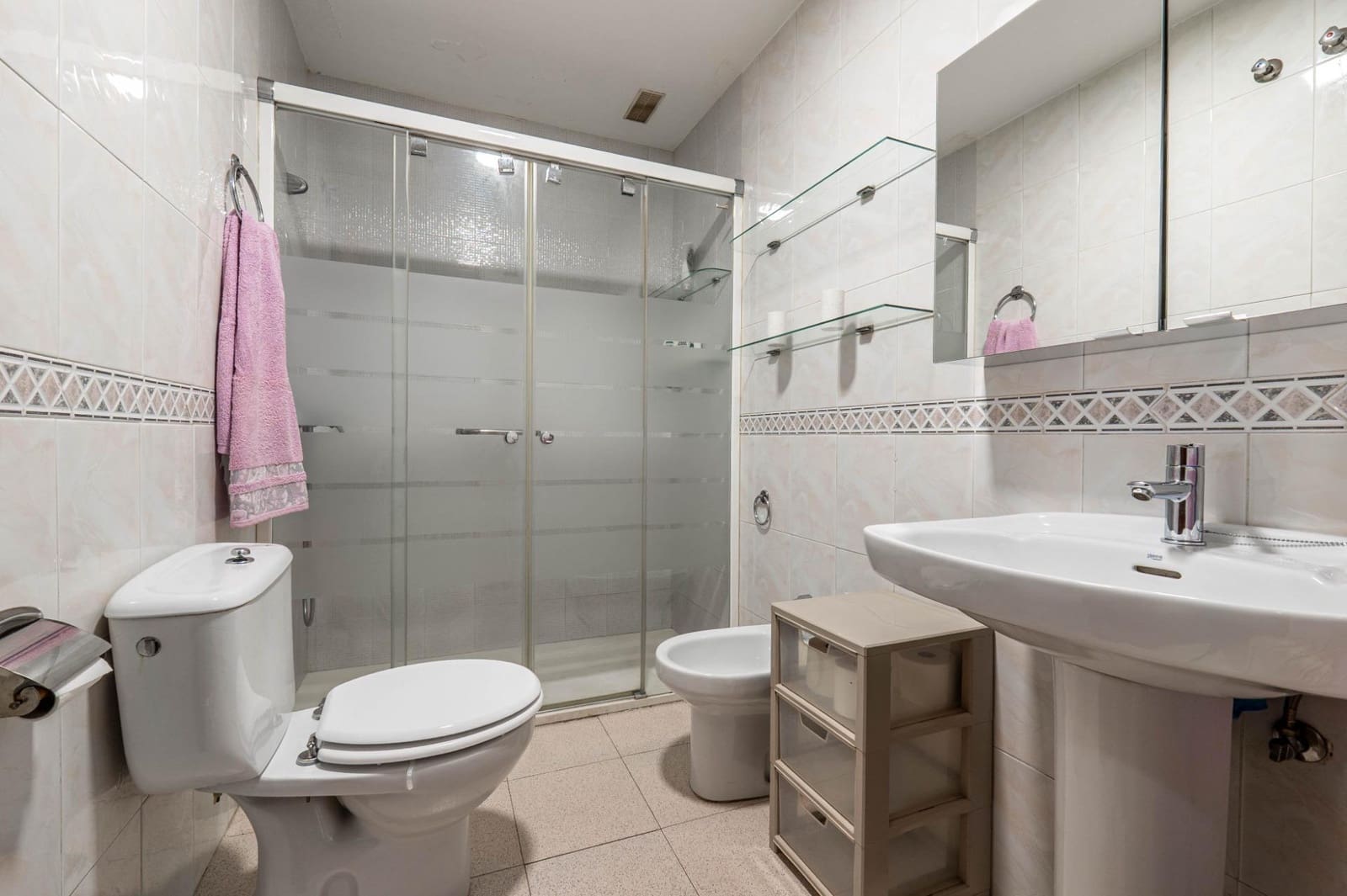 Adosado de 3 habitaciones en Granada ciudad en venta con piscina garaje - 282.000 € (Ref: 9625540)