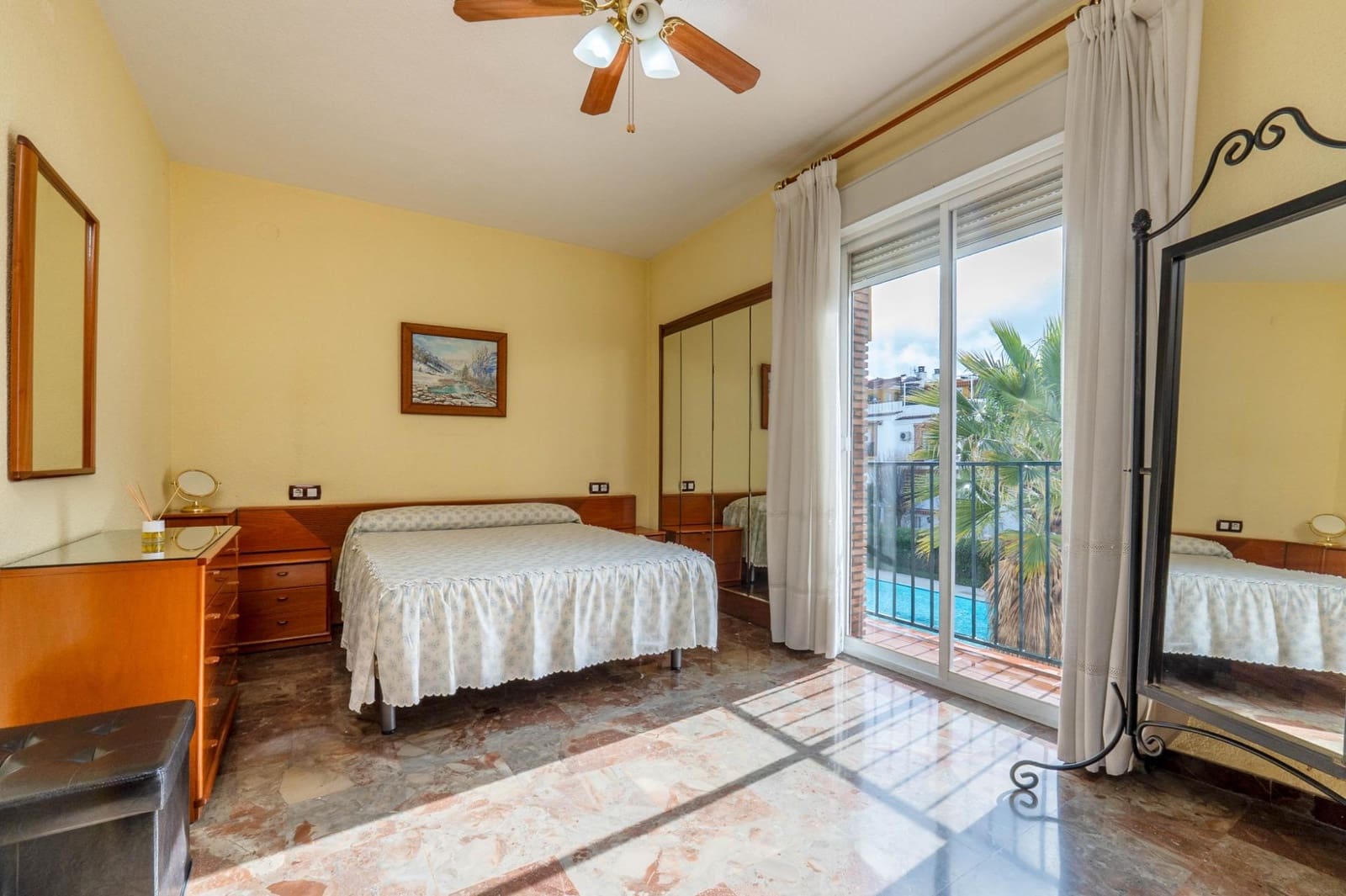 Adosado de 3 habitaciones en Granada ciudad en venta con piscina garaje - 282.000 € (Ref: 9625540)