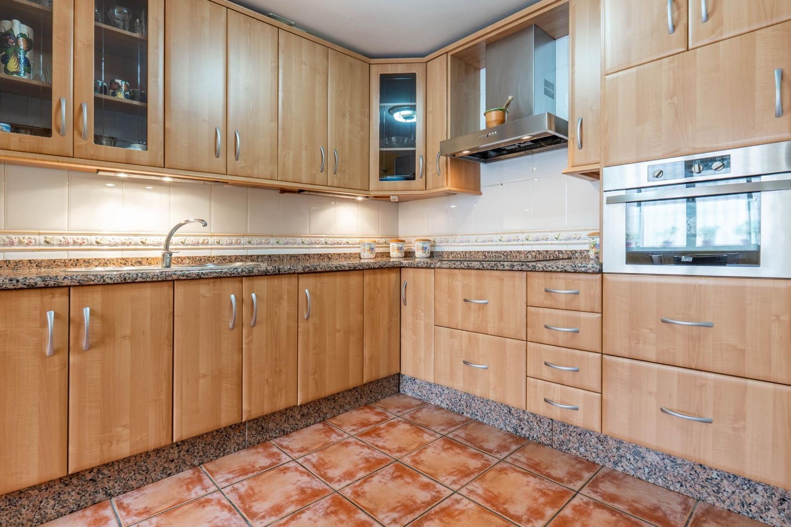 Adosado de 3 habitaciones en Granada ciudad en venta con piscina garaje - 282.000 € (Ref: 9625540)