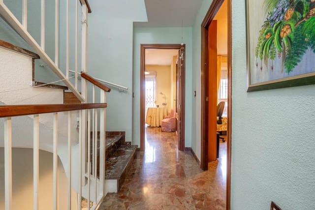 Adosado de 3 habitaciones en Granada ciudad en venta con piscina garaje - 282.000 € (Ref: 9625540)