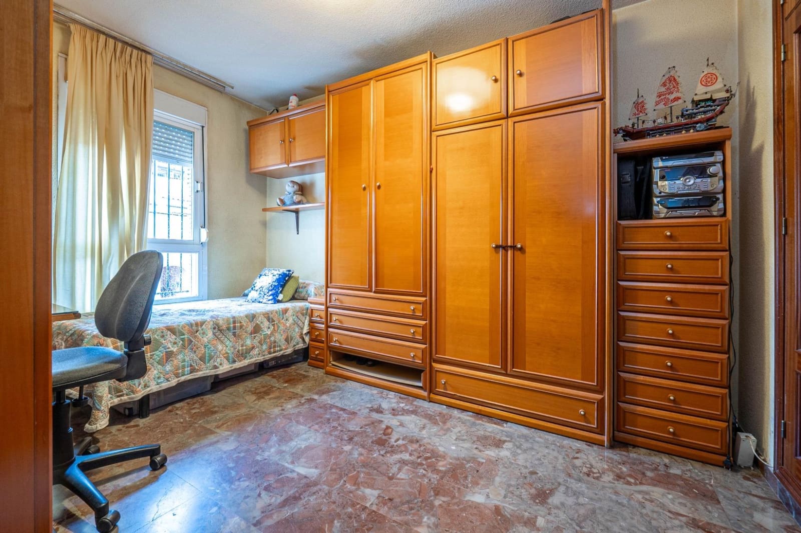 Adosado de 3 habitaciones en Granada ciudad en venta con piscina garaje - 282.000 € (Ref: 9625540)