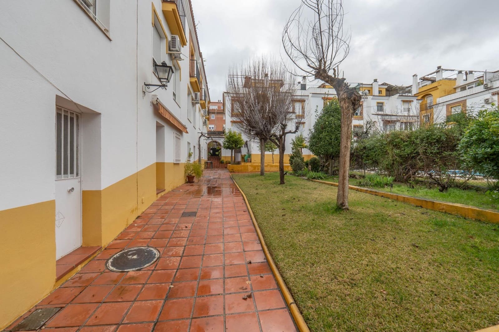 Adosado de 3 habitaciones en Granada ciudad en venta con piscina garaje - 282.000 € (Ref: 9625540)