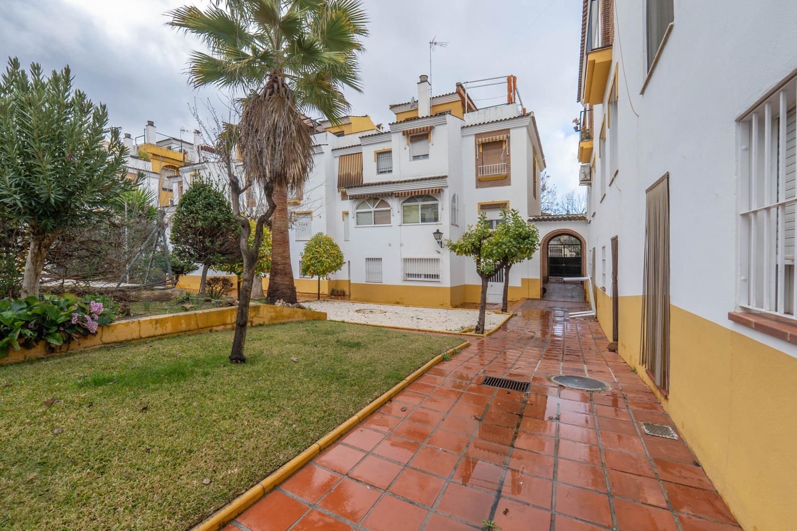 Adosado de 3 habitaciones en Granada ciudad en venta con piscina garaje - 282.000 € (Ref: 9625540)