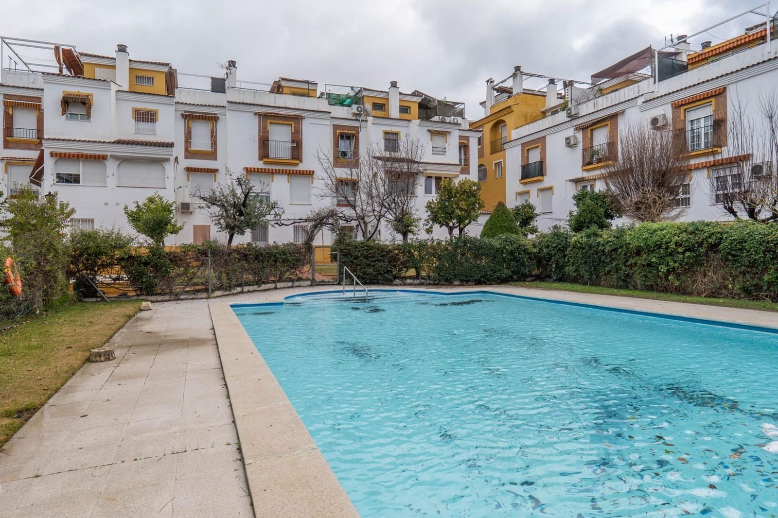 Adosado de 3 habitaciones en Granada ciudad en venta con piscina garaje - 282.000 € (Ref: 9625540)