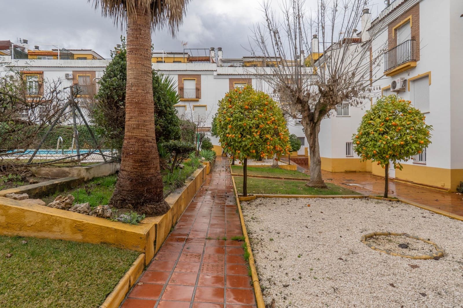 Adosado de 3 habitaciones en Granada ciudad en venta con piscina garaje - 282.000 € (Ref: 9625540)