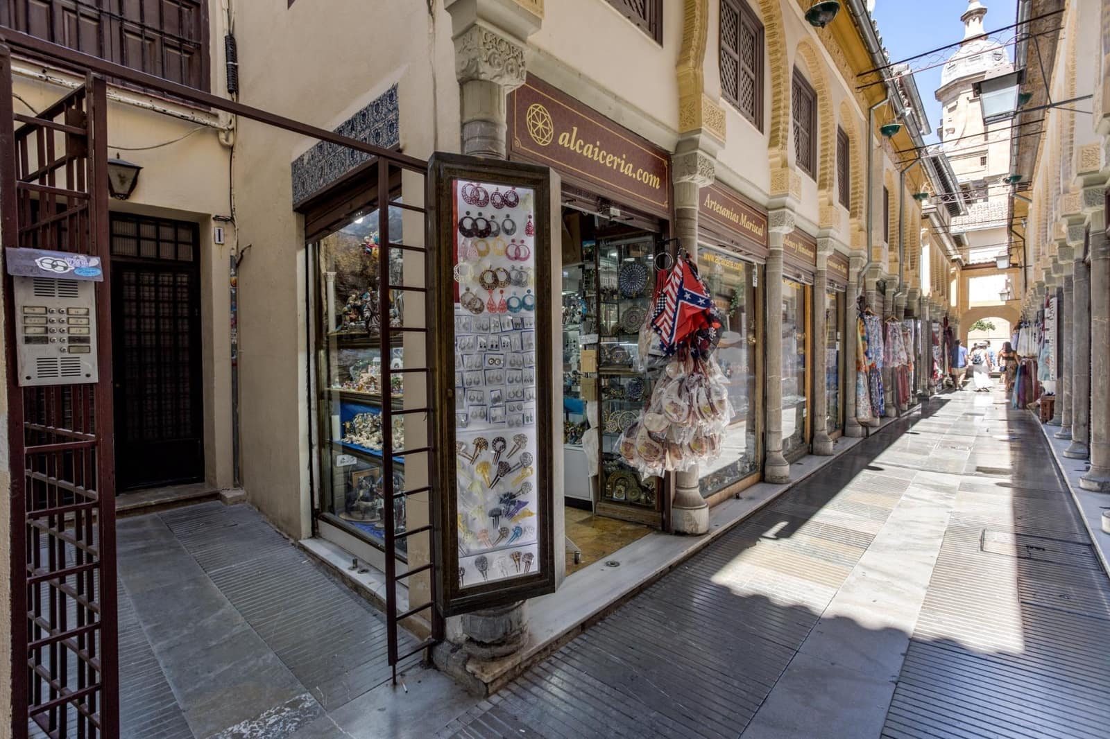 Piso de 2 habitaciones en Granada ciudad en venta - 239.000 € (Ref: 9625541)