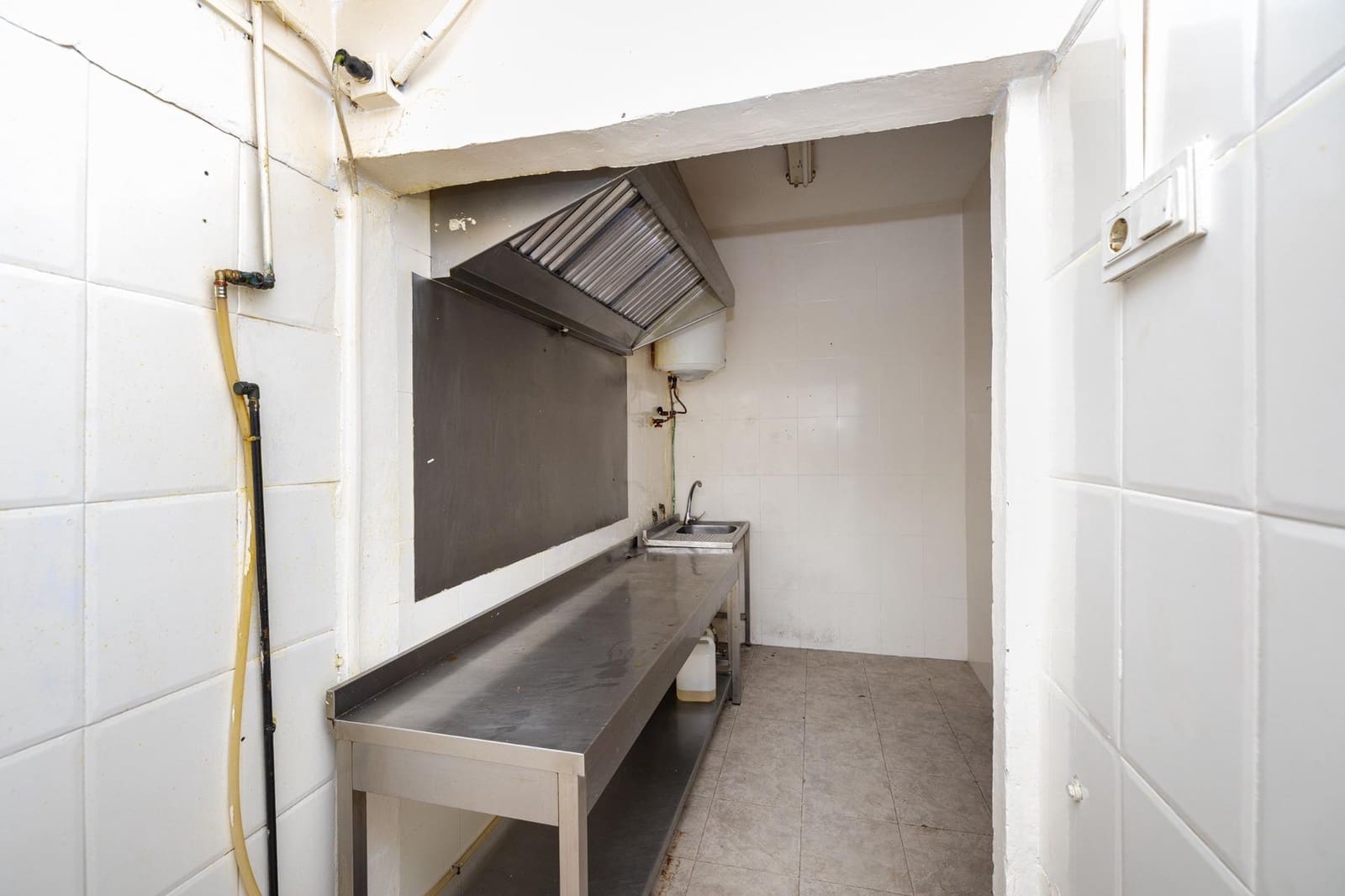 Yritys myytävänä paikassa Maracena - 280 000 € (Ref: 9625542)