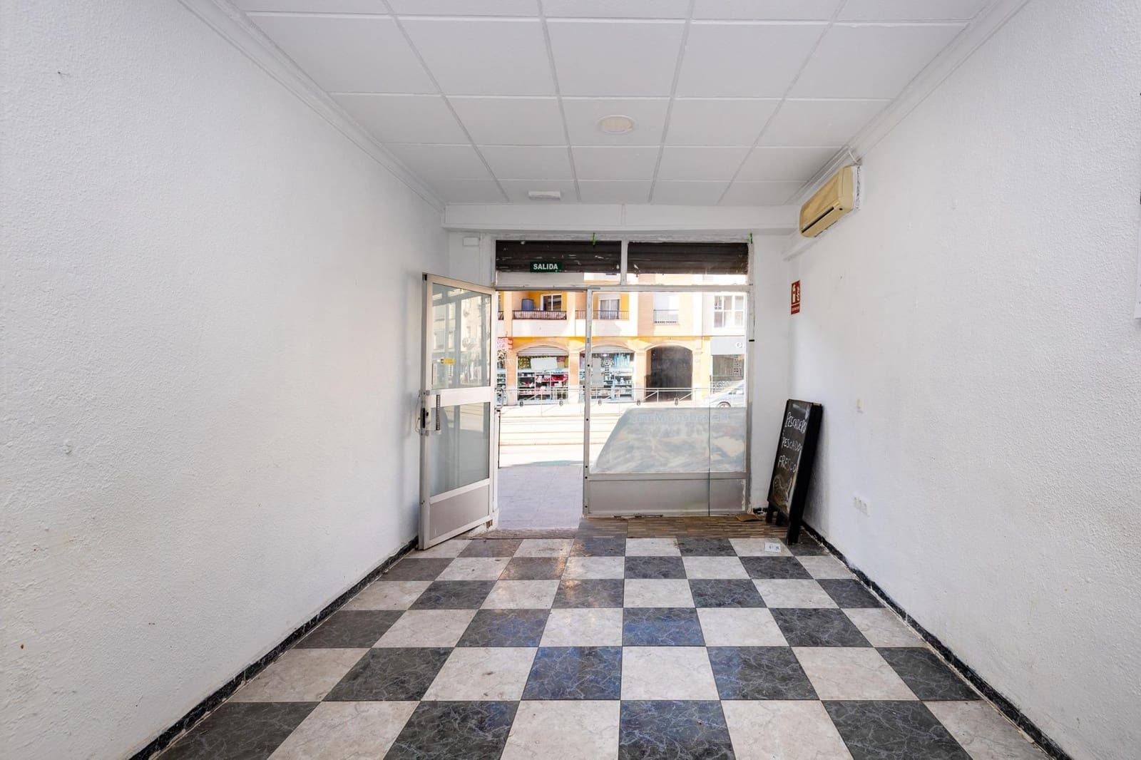 Yritys myytävänä paikassa Maracena - 280 000 € (Ref: 9625542)