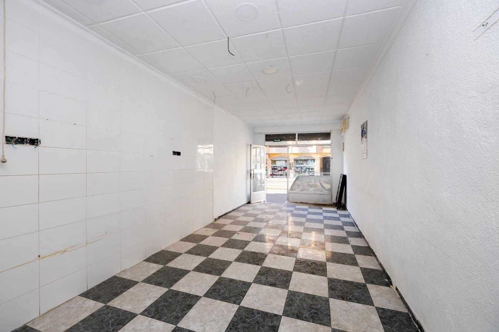 Yritys myytävänä paikassa Maracena - 280 000 € (Ref: 9625542)