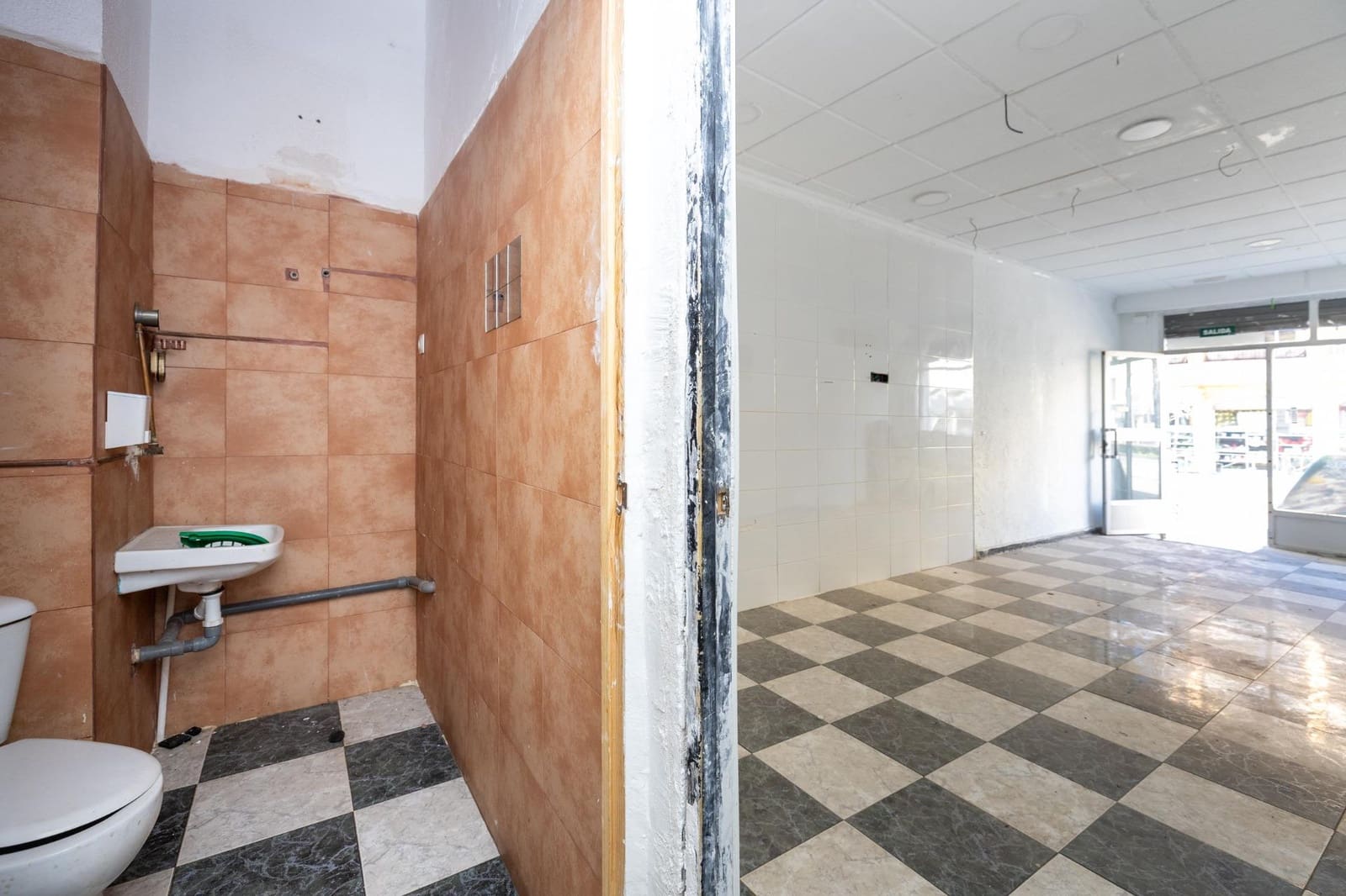 Yritys myytävänä paikassa Maracena - 280 000 € (Ref: 9625542)