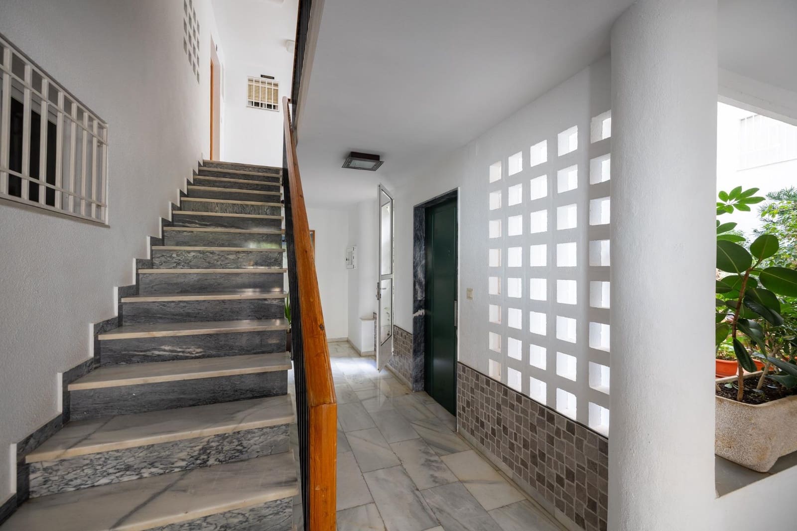 3 bedroom Flat for sale in Castell de Ferro - € 170,000 (Ref: 9625544)