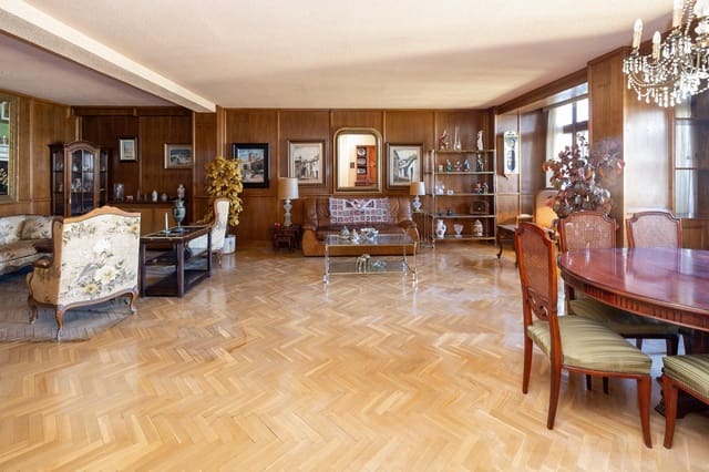 Piso de 2 habitaciones en Centro, Granada ciudad en venta - 310.000 € (Ref: 9625545)