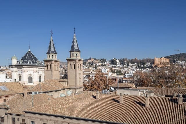 Piso de 3 habitaciones en Centro, Granada ciudad en venta - 420.000 € (Ref: 9625547)
