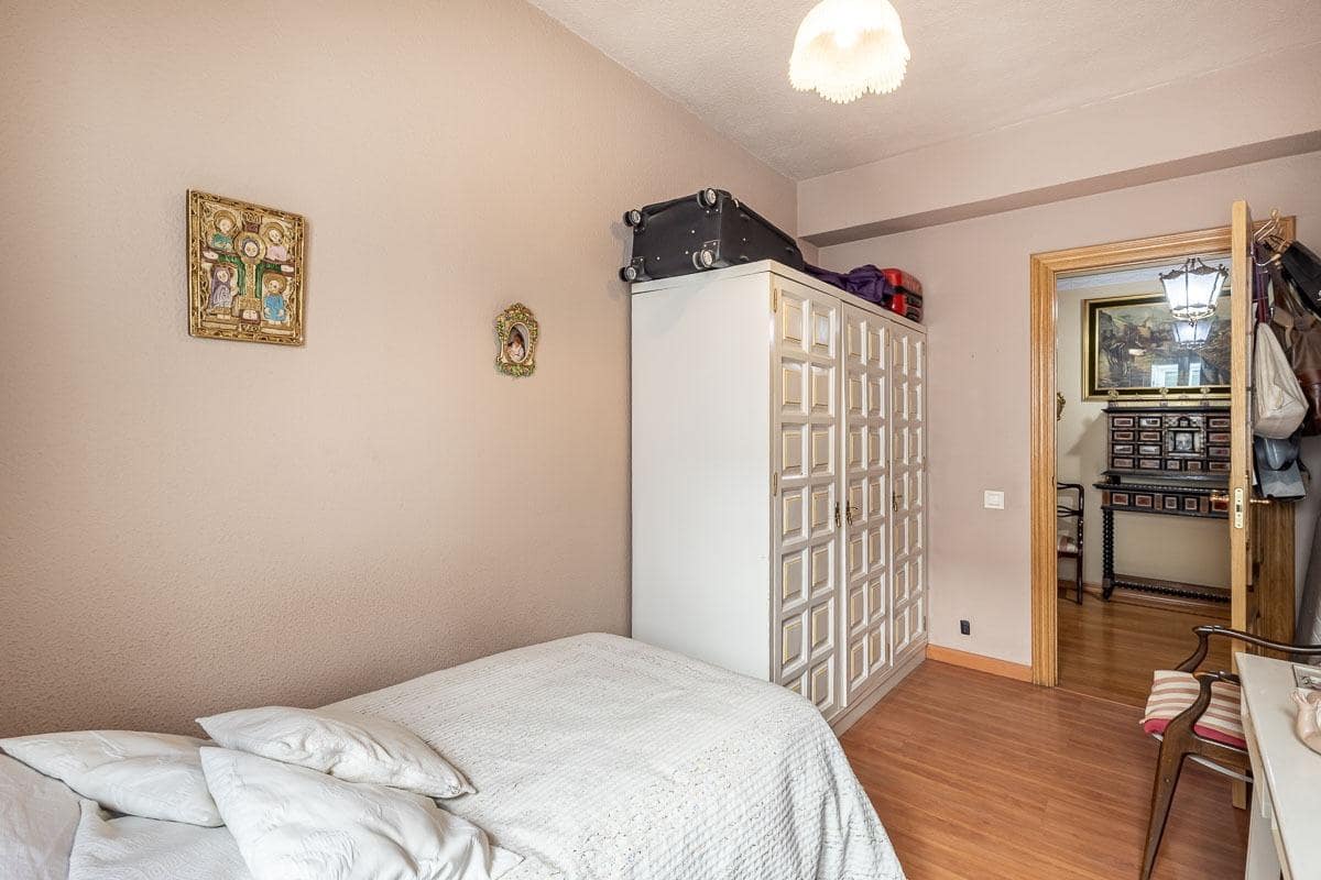 Piso de 3 habitaciones en Granada ciudad en venta - 420.000 € (Ref: 9625547)