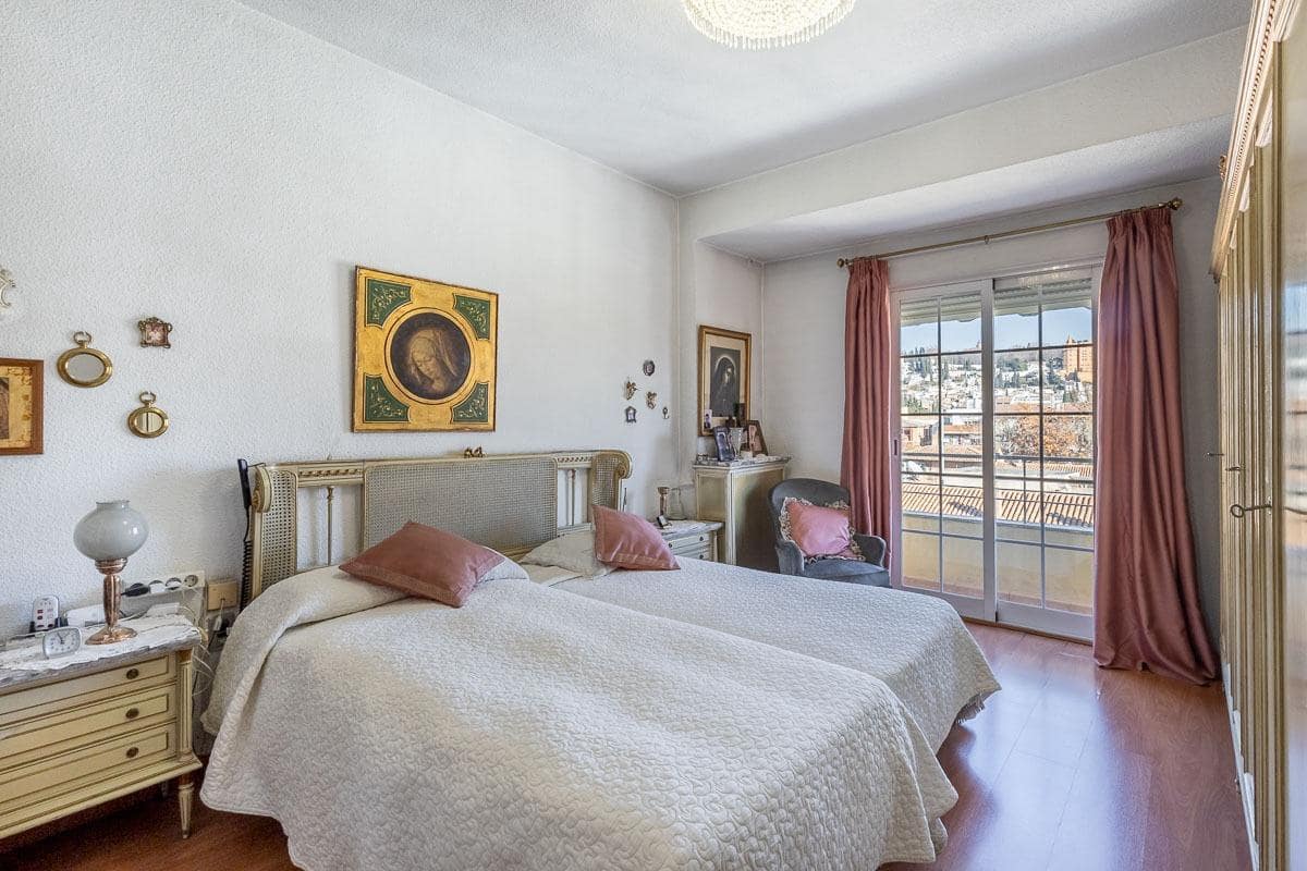 Piso de 3 habitaciones en Granada ciudad en venta - 420.000 € (Ref: 9625547)