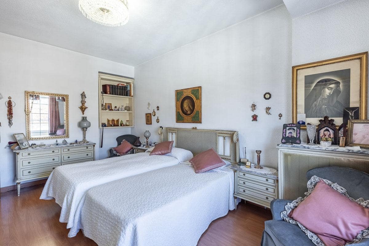 Piso de 3 habitaciones en Granada ciudad en venta - 420.000 € (Ref: 9625547)