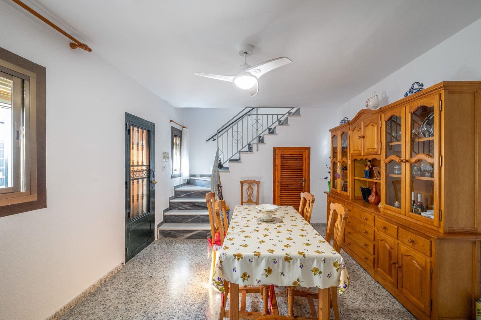 8 soveværelse Byhus til salg i Salobrena - € 235.000 (Ref: 9625548)