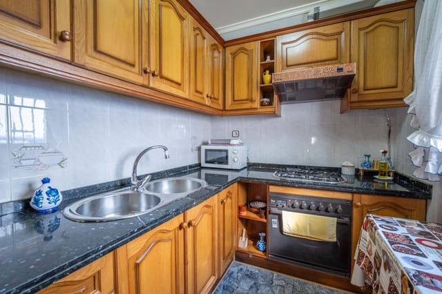 8 soveværelse Byhus til salg i Salobreña - € 235.000 (Ref: 9625548)