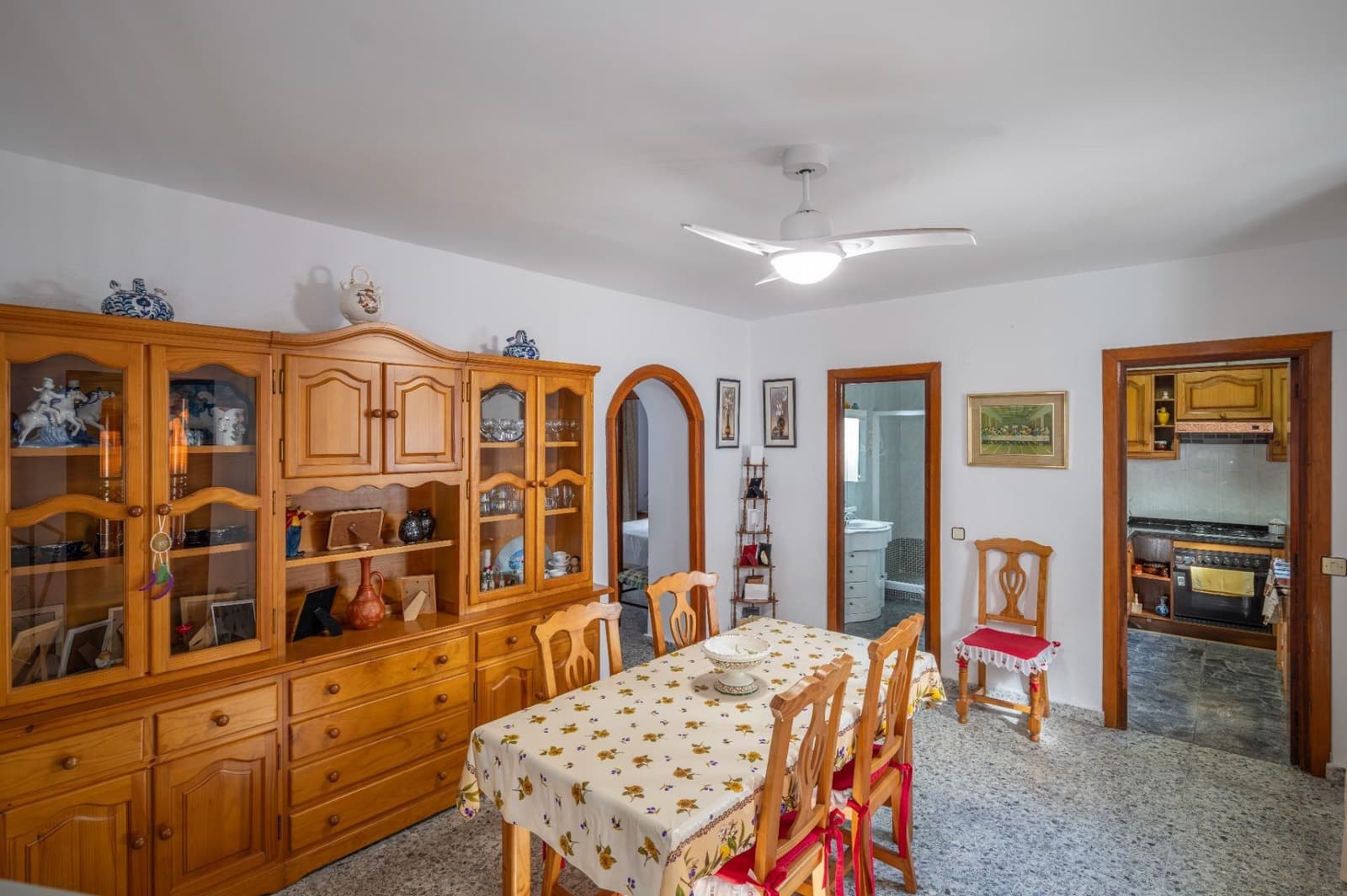 8 soveværelse Byhus til salg i Salobrena - € 235.000 (Ref: 9625548)