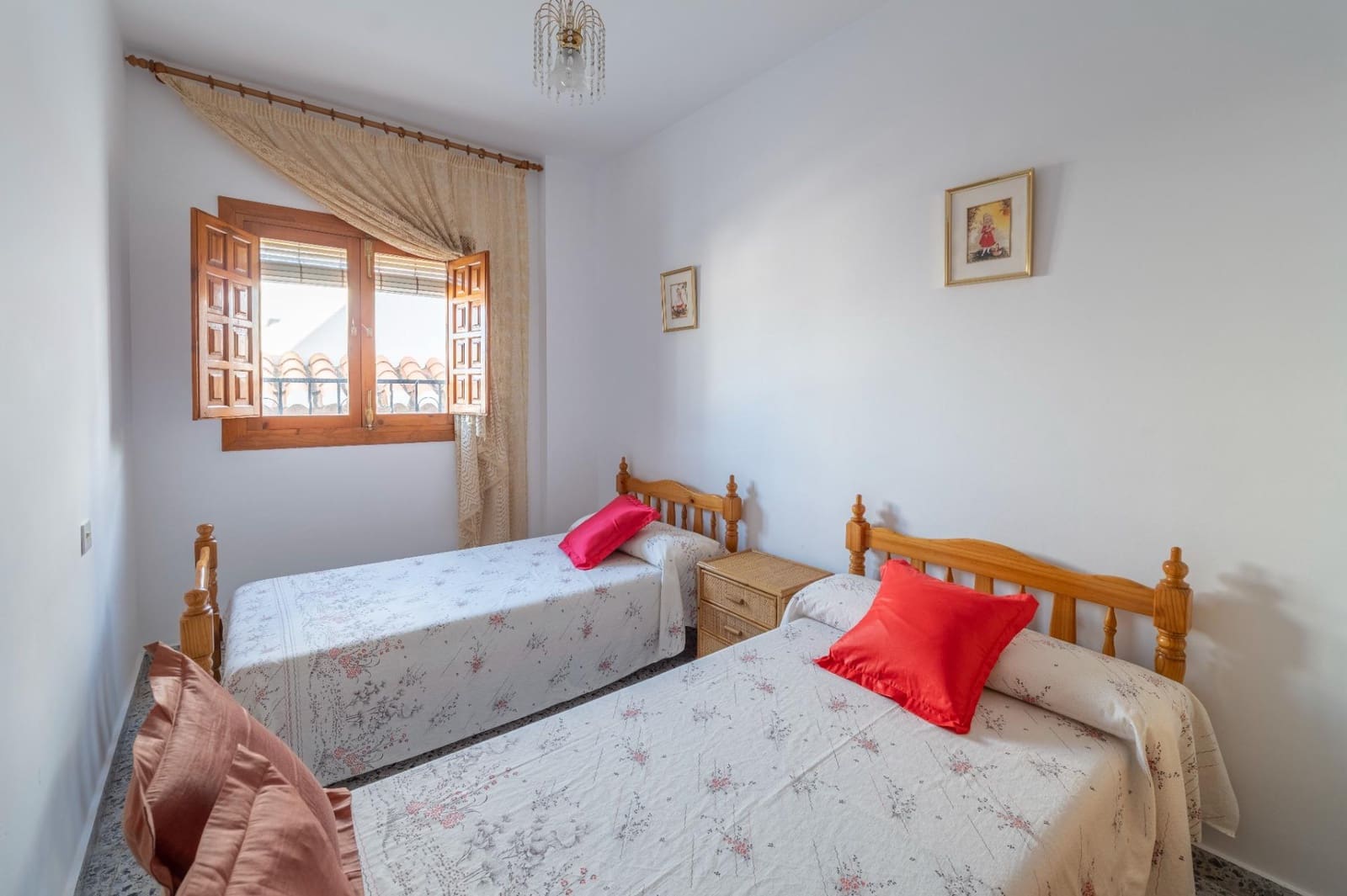 8 soveværelse Byhus til salg i Salobrena - € 235.000 (Ref: 9625548)