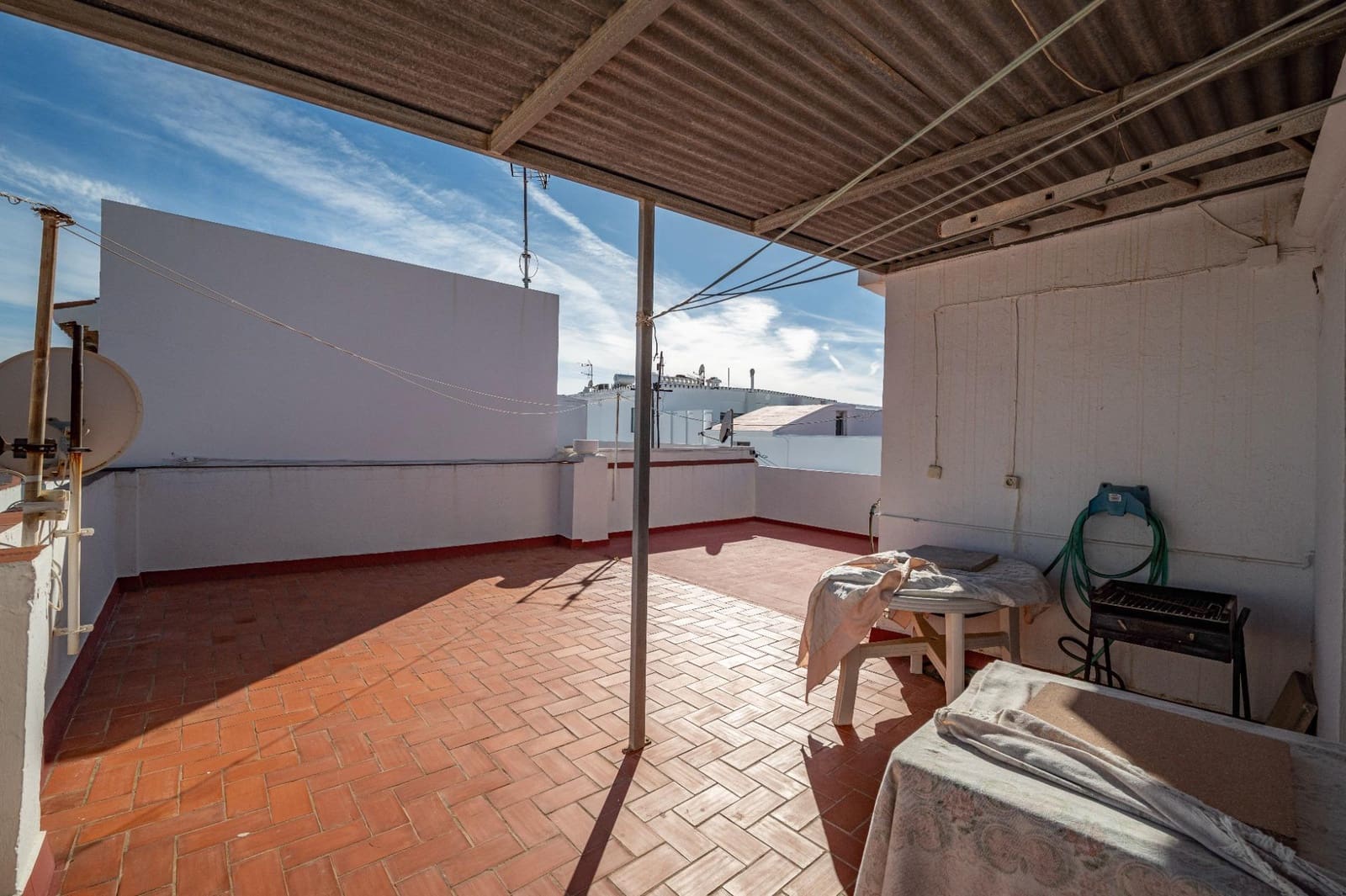 8 soveværelse Byhus til salg i Salobrena - € 235.000 (Ref: 9625548)