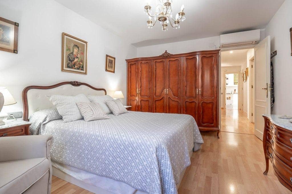 Ático de 4 habitaciones en Granada ciudad en venta - 439.000 € (Ref: 9627469)