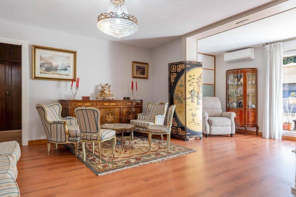 Ático de 4 habitaciones en Granada ciudad en venta - 439.000 € (Ref: 9627469)