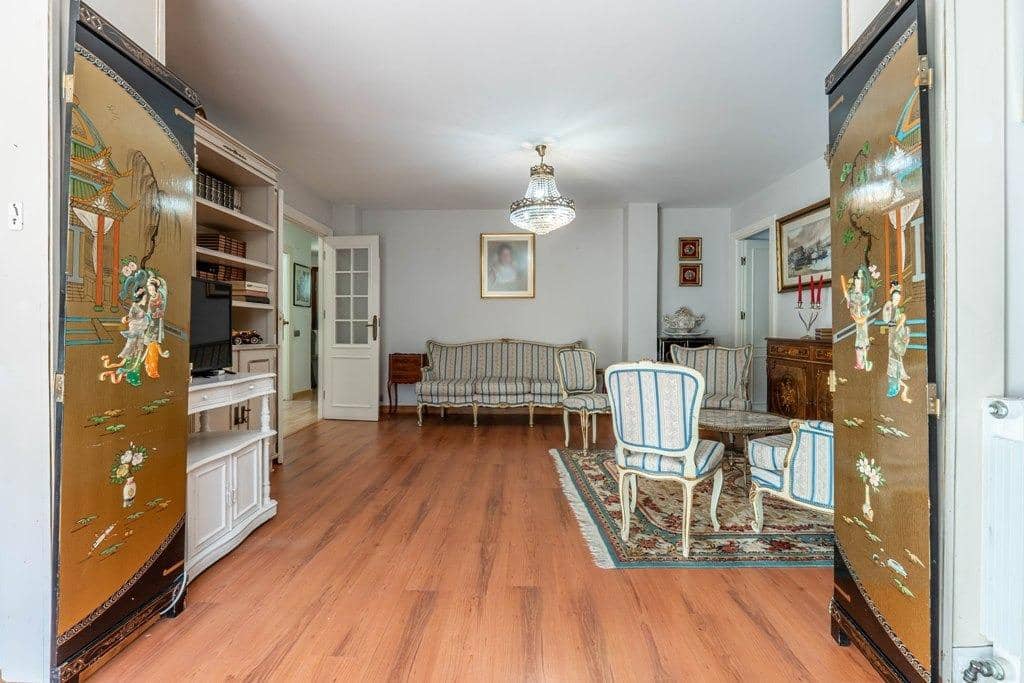 Ático de 4 habitaciones en Granada ciudad en venta - 439.000 € (Ref: 9627469)