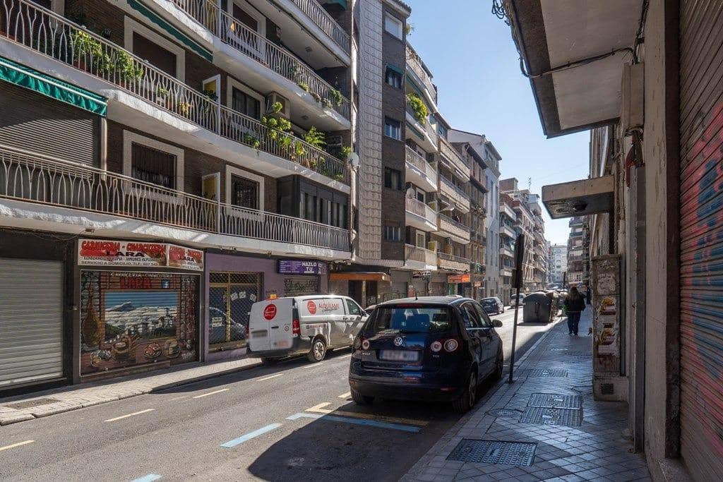 Ático de 4 habitaciones en Granada ciudad en venta - 439.000 € (Ref: 9627469)