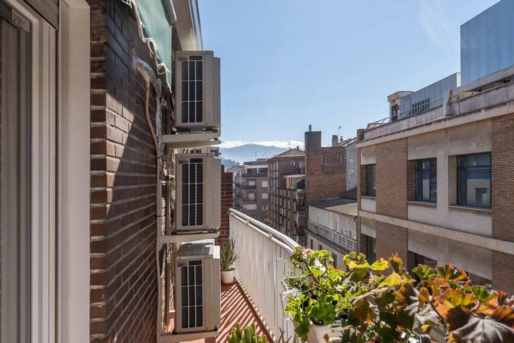 4 bedroom Penthouse for sale in Granada city - € 439,000 (Ref: 9627469)
