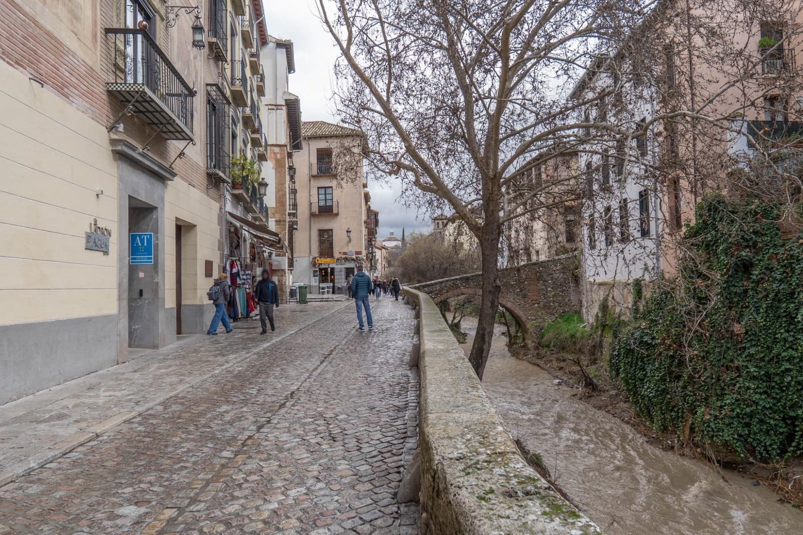 2 slaapkamer Rijtjeshuis te koop in Granada stad - € 210.000 (Ref: 9627470)