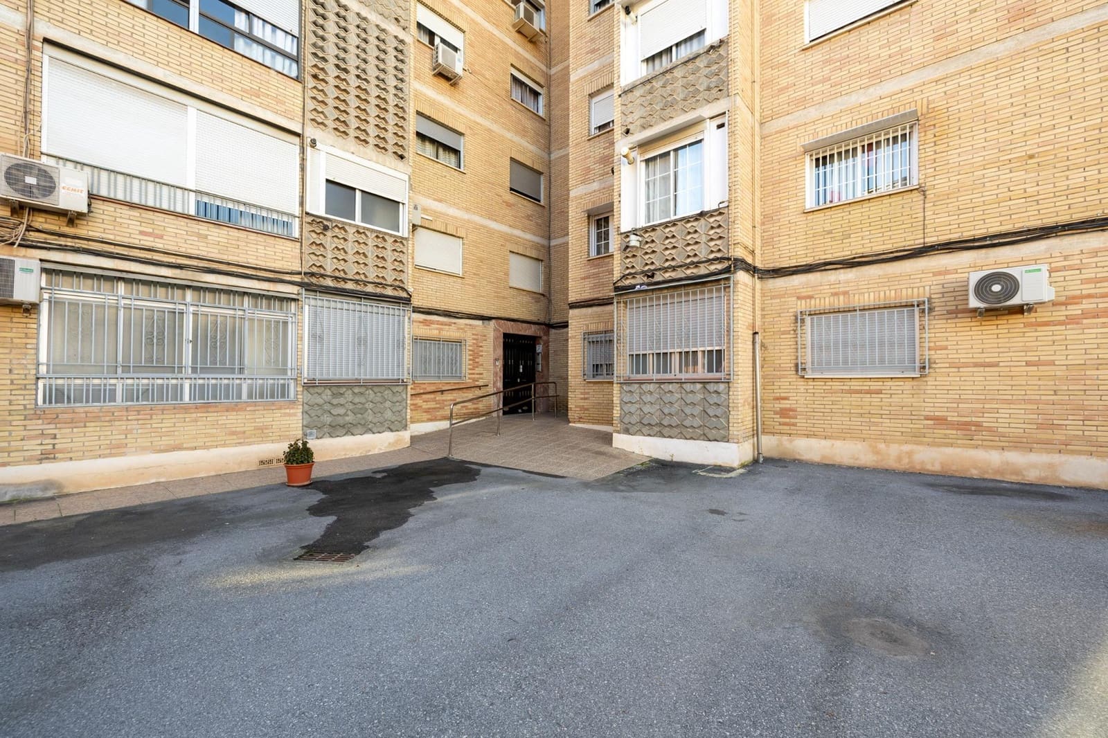 3 makuuhuone Huoneisto myytävänä paikassa Granada kaupunki mukana 
autotalli - 199 900 € (Ref: 9627473)