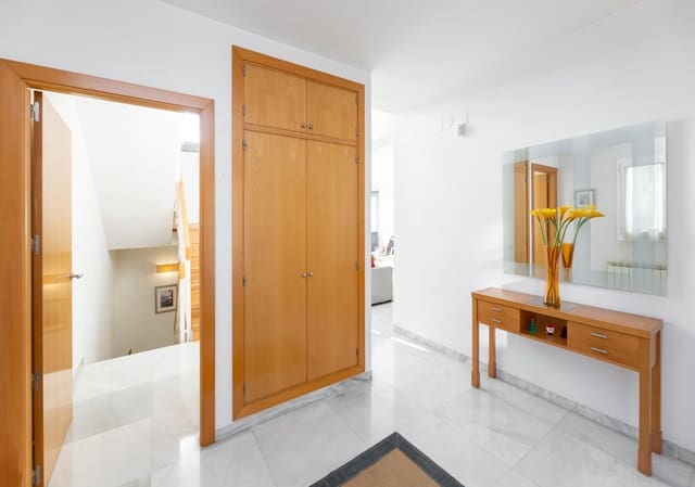 4 camera da letto Villa in vendita in Cájar con piscina garage - 600.000 € (Rif: 9644991)