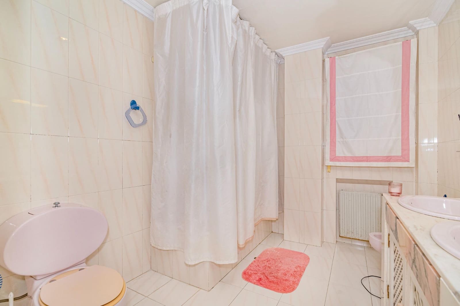 Chalet de 6 habitaciones en Gójar en venta con garaje - 480.000 € (Ref: 9644992)