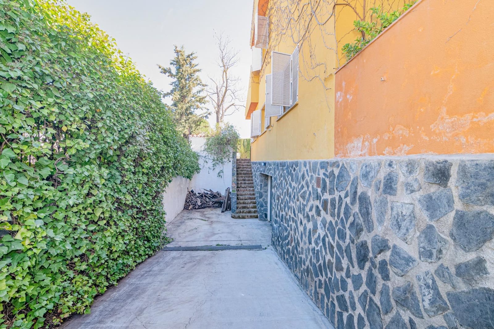 Chalet de 6 habitaciones en Gójar en venta con garaje - 480.000 € (Ref: 9644992)