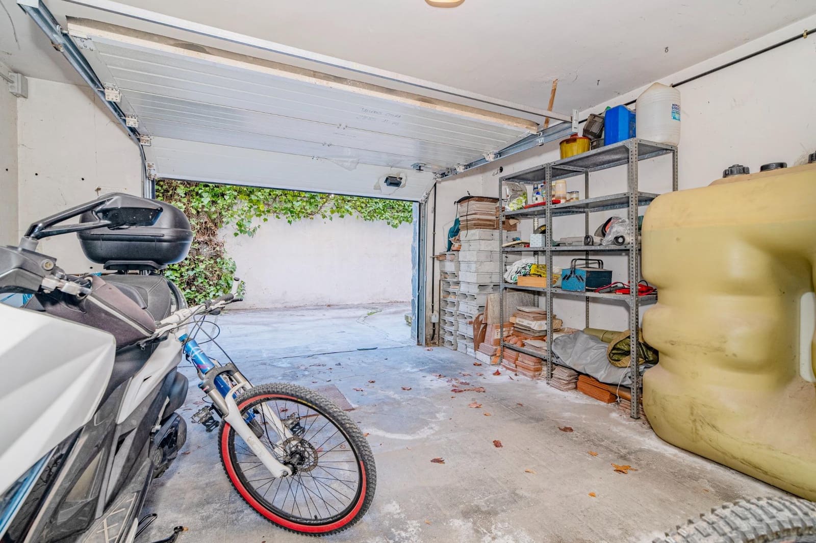 Chalet de 6 habitaciones en Gójar en venta con garaje - 480.000 € (Ref: 9644992)