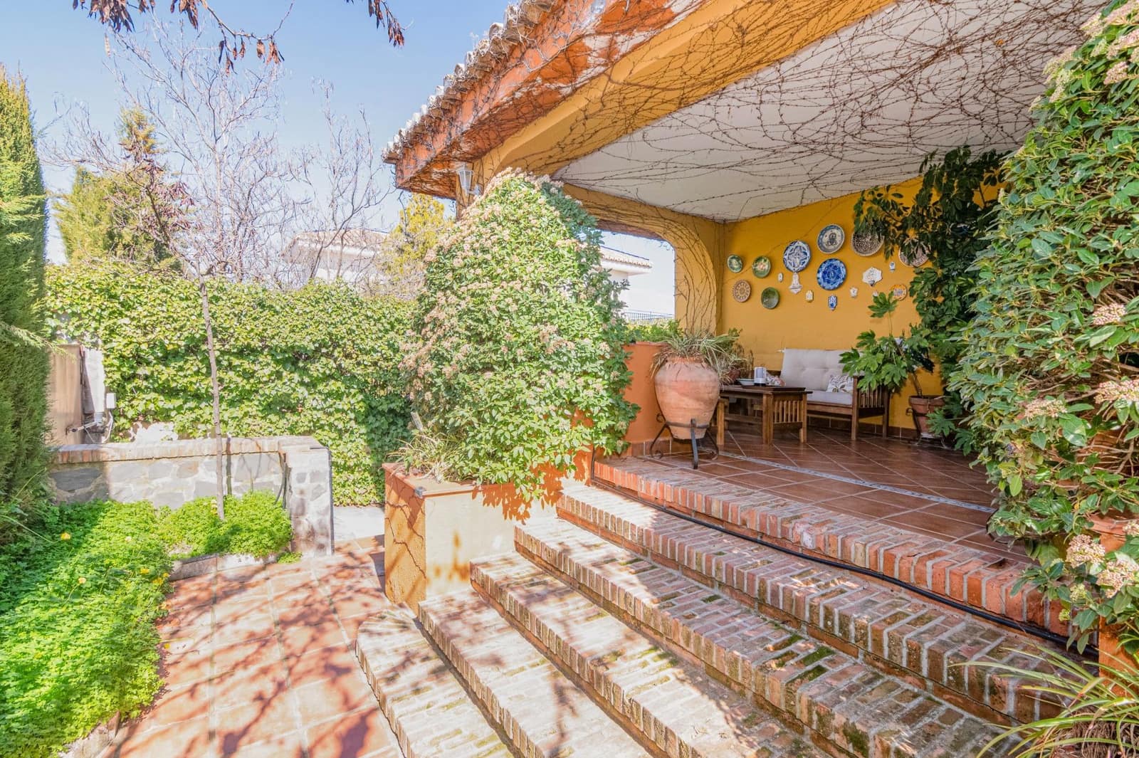 Chalet de 6 habitaciones en Gójar en venta con garaje - 480.000 € (Ref: 9644992)