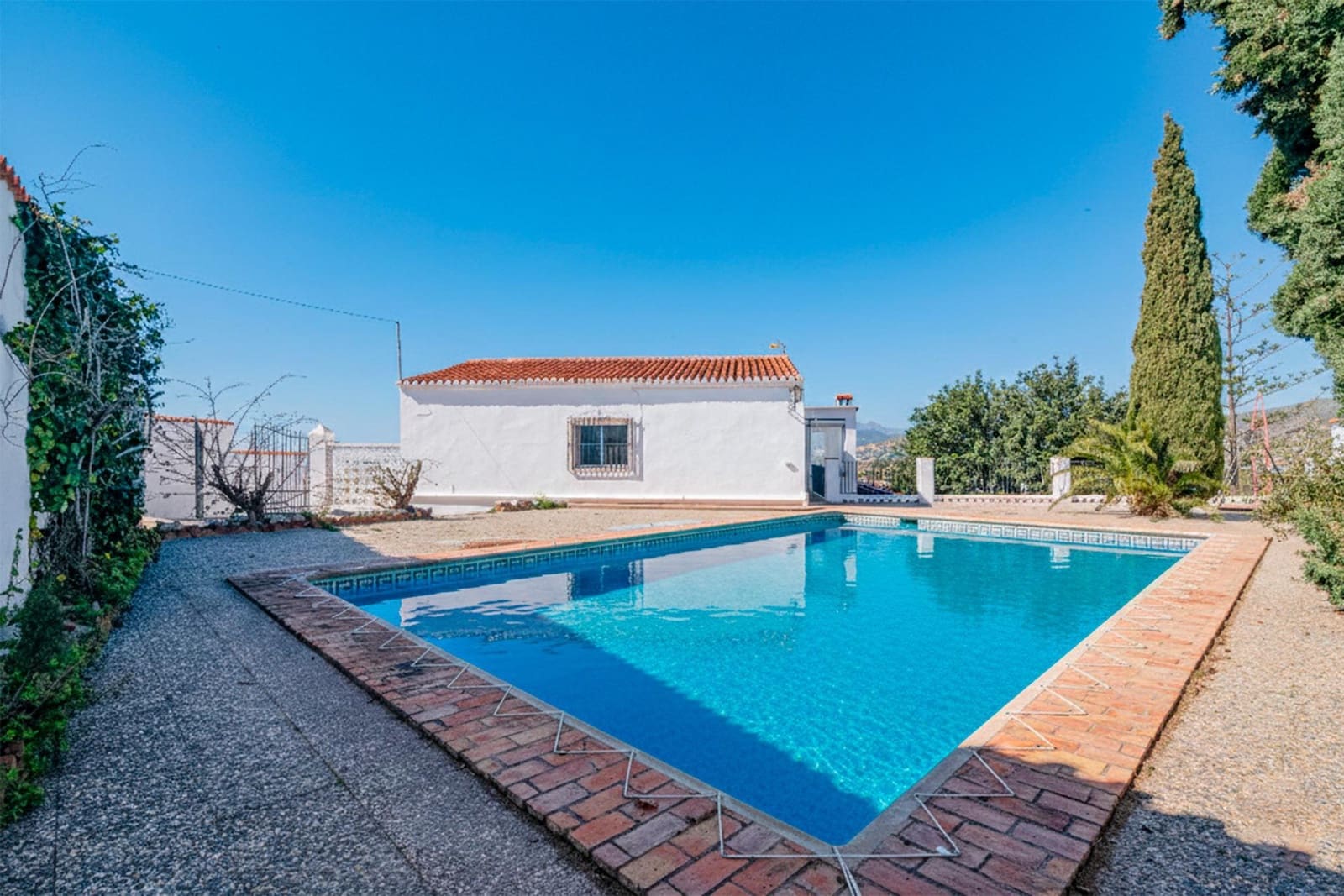 4 slaapkamer Villa te koop in Motril met zwembad garage - € 485.000 (Ref: 9644993)