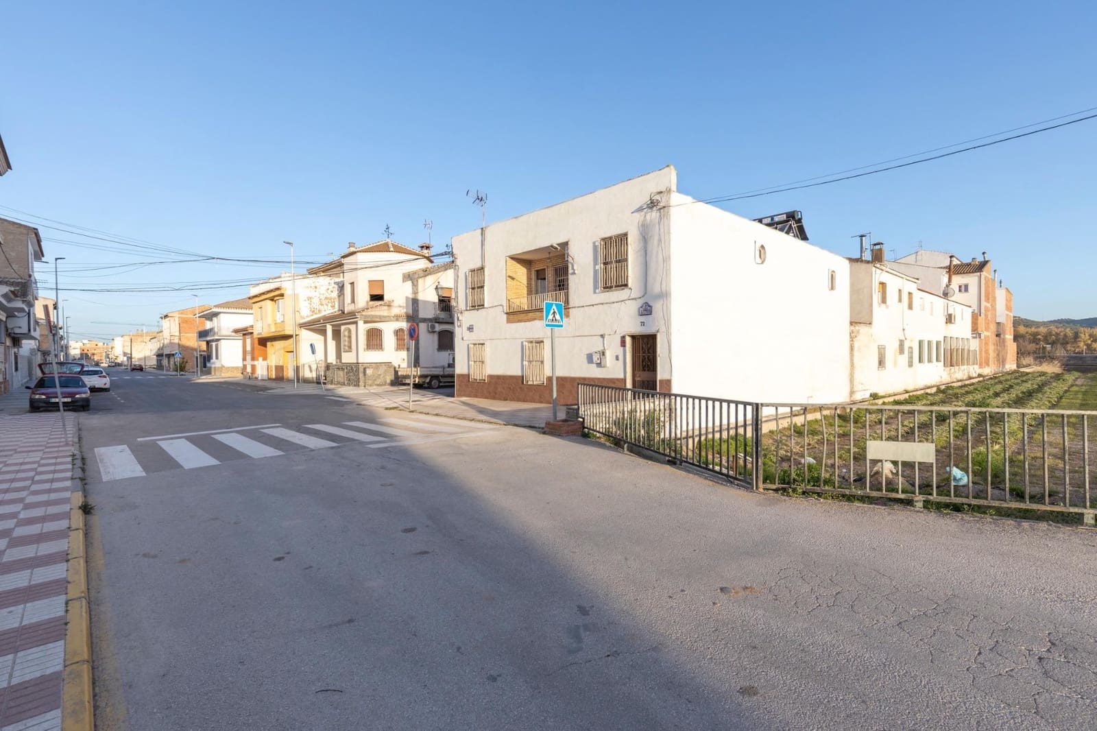 3 chambre Villa/Maison à vendre à Huetor Tajar avec garage - 170 000 € (Ref: 9648086)