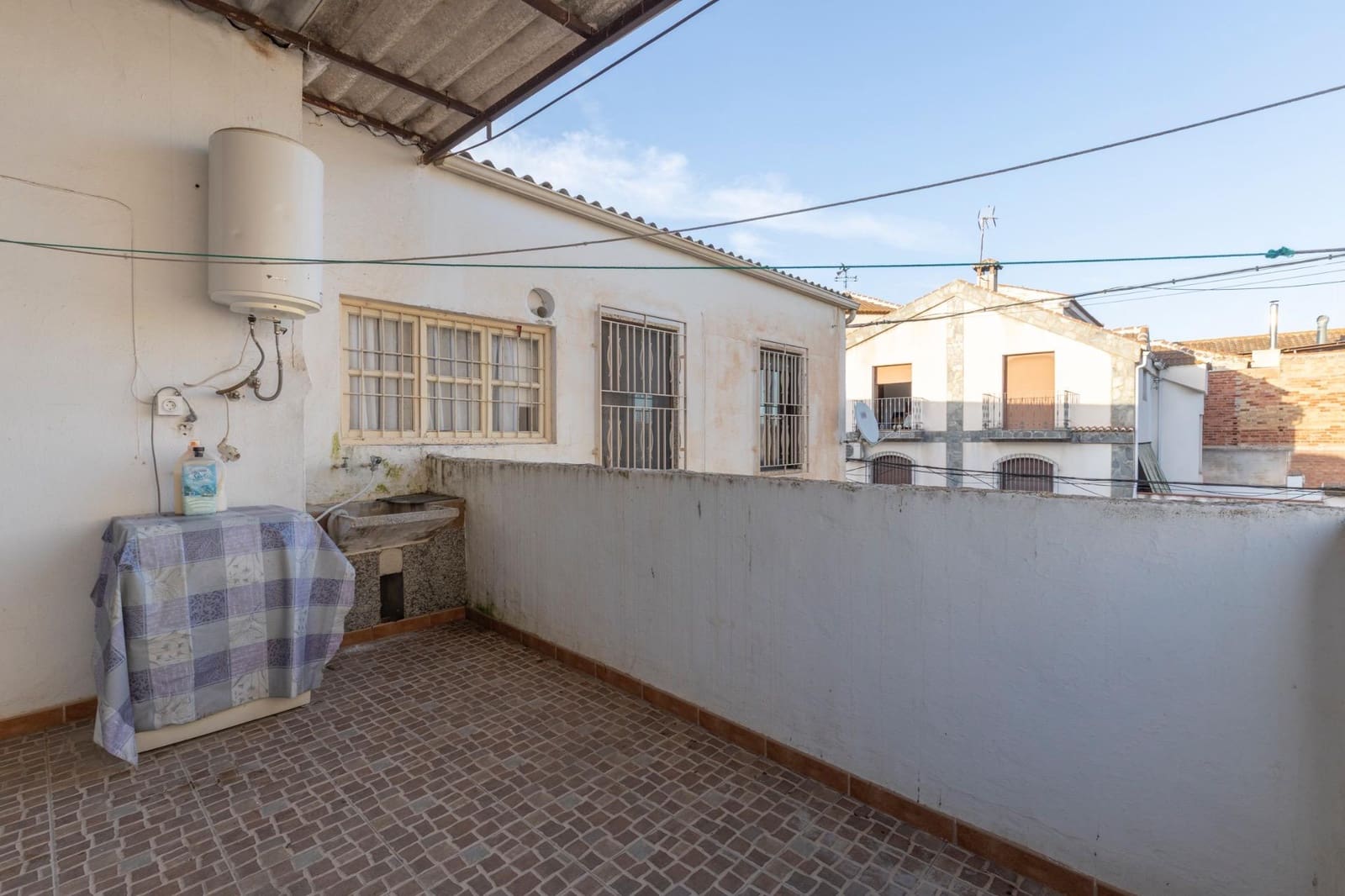 3 chambre Villa/Maison à vendre à Huetor Tajar avec garage - 170 000 € (Ref: 9648086)